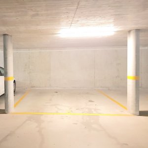 Grande place de parc intérieure à CHF 150.- / mois