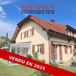 Villa mitoyenne de 5.5 pièces avec piscine 4m x 8m